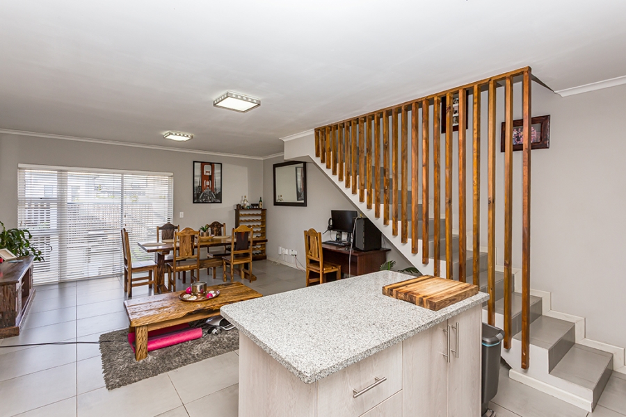 2 Bedroom Property for Sale in Parklands North Western Cape